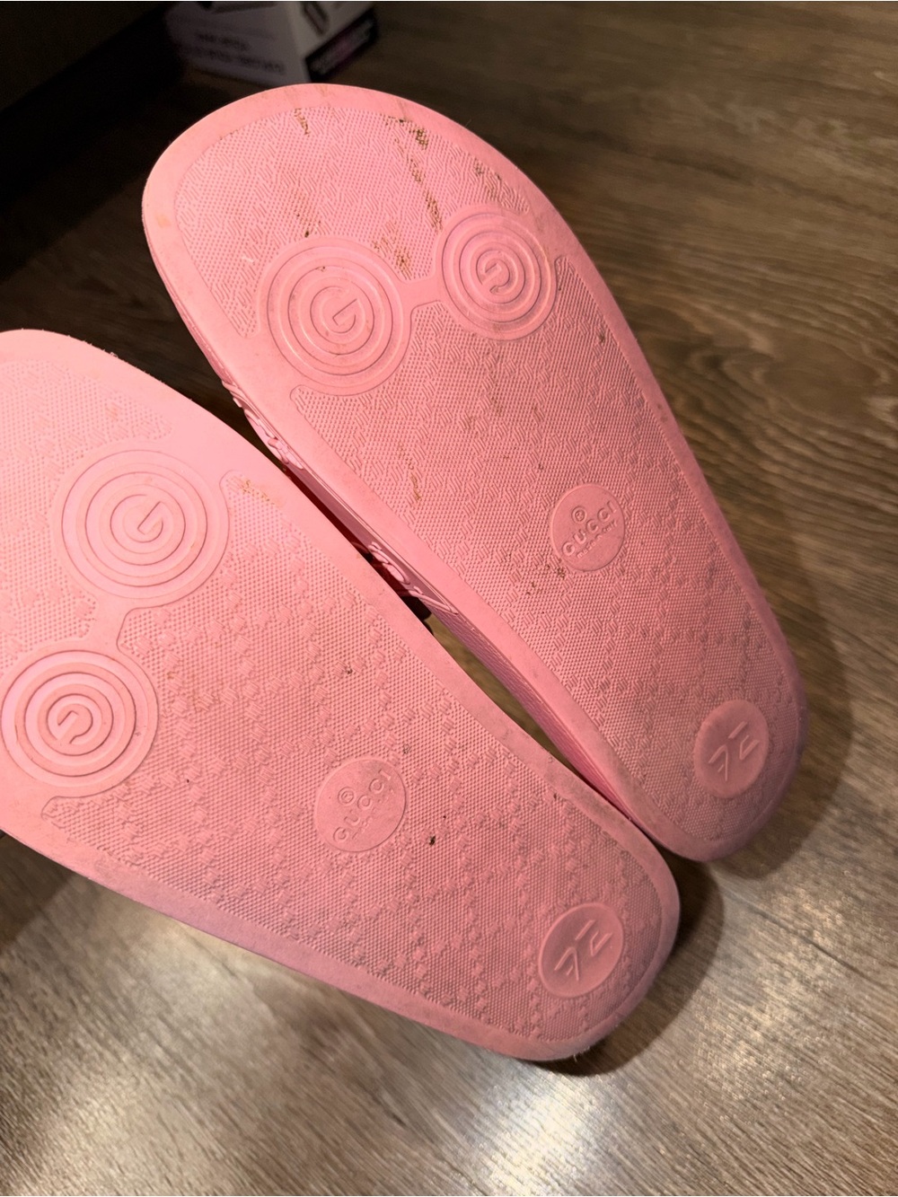 Authentic Gucci GG Rubber Slide Sandals Pink Women’s US 7 (EU 37) - Picture 3 of 3